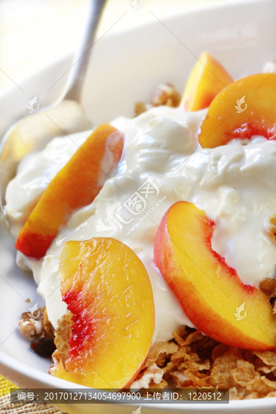 水果酸奶和牛奶什錦早餐-匯圖網(wǎng) www.fosd68.com 水果酸奶和牛奶什錦早餐