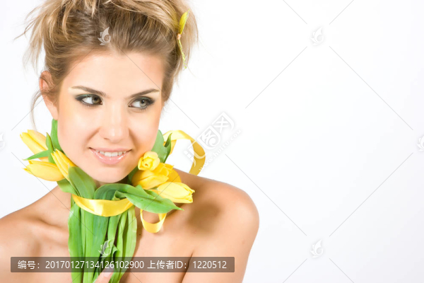 女孩和郁金香