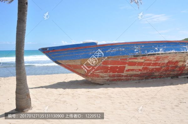在海灘上的船