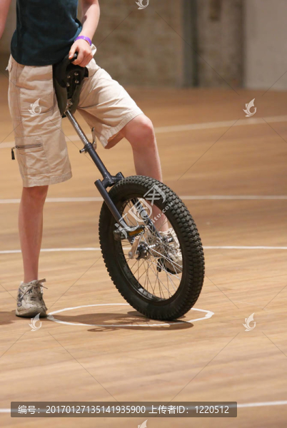 單輪腳踏車(chē)和騎手