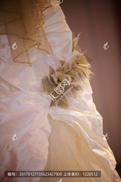 漂亮的衣服-匯圖網(wǎng) www.fosd68.com 漂亮的衣服