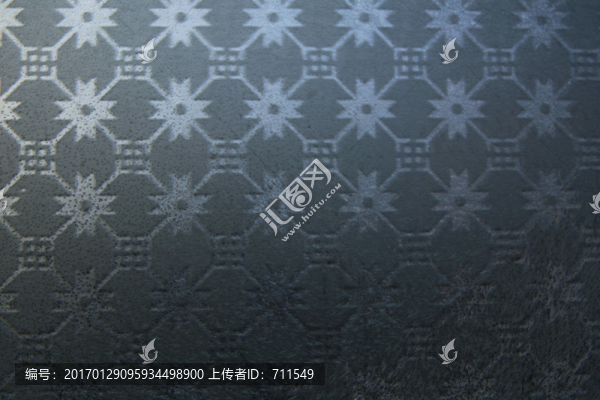 結(jié)霜的窗玻璃