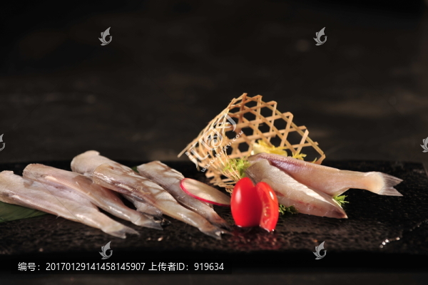 重慶老火鍋菜品耗兒魚美食