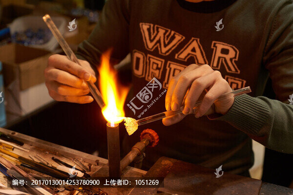 玻璃拉絲工藝