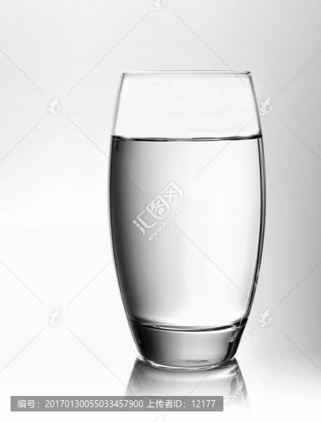 玻璃杯