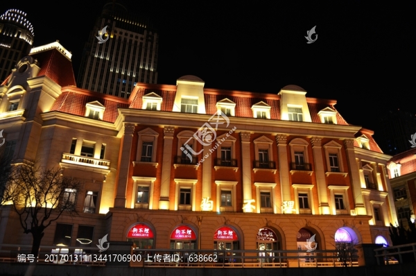 津?yàn)硰V場(chǎng)