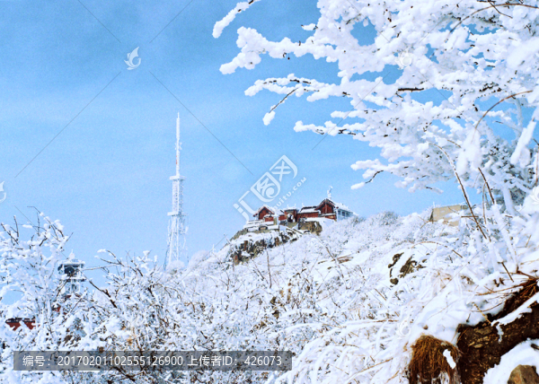 雪山霧凇古建筑