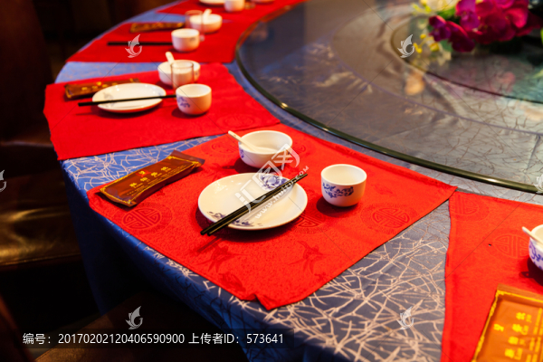 飯桌上,應(yīng)酬