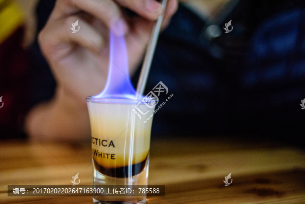 雞尾酒B52