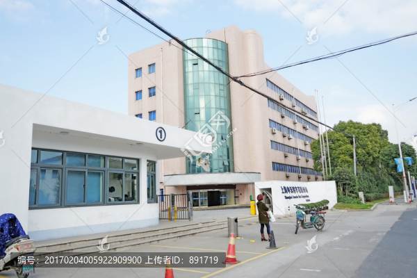工業(yè)廠房門口,工廠大門
