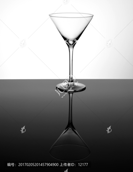 玻璃杯