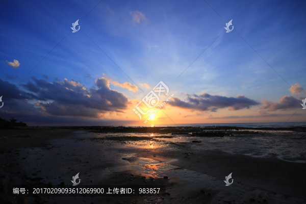 海上日出