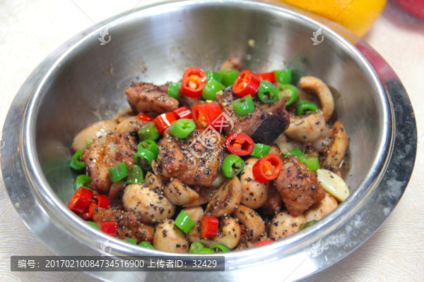 干鍋蘑菇黑椒排