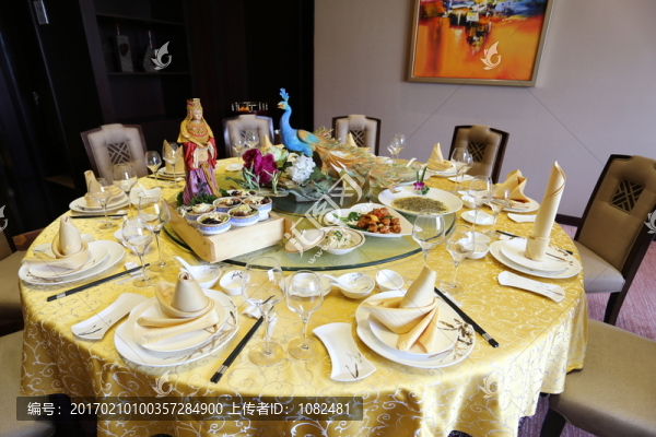 一桌美食
