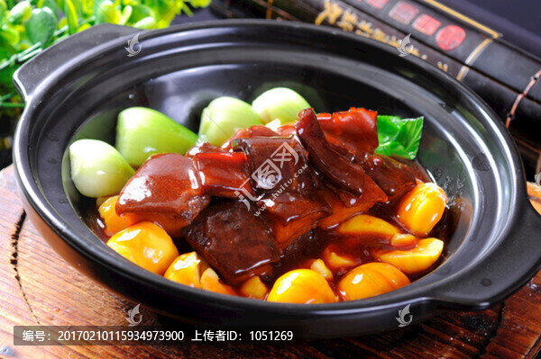 墨魚紅燒肉