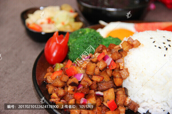 香菇炒肉套飯