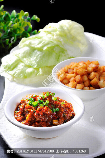 安格斯牛肉粒配西生菜