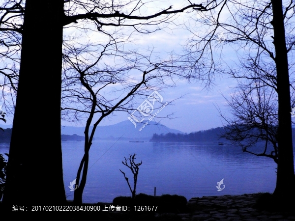冬季西湖晨光