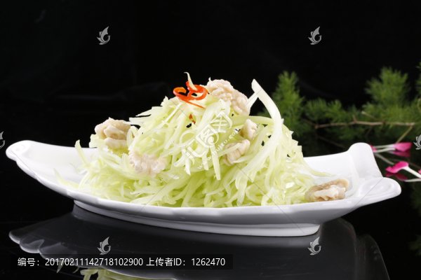西芹拌桃仁