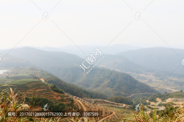 長(zhǎng)龍的山