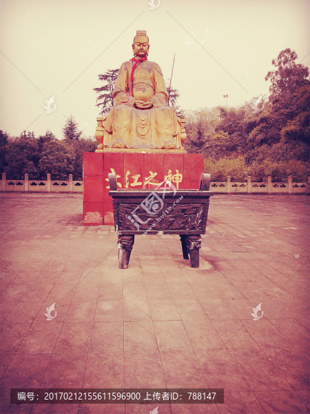鼎,大江之神雕塑