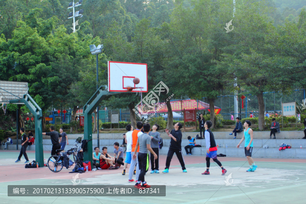 打籃球