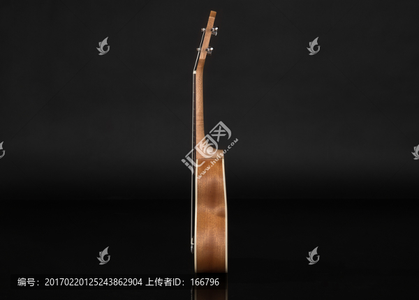 玫瑰木尤克里里,側面