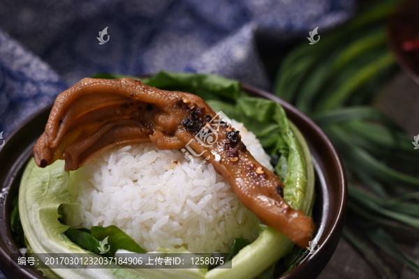 麻辣鴨掌
