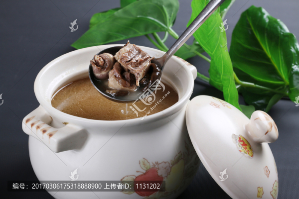 寒菌老鴨湯