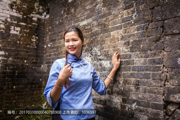 美女老宅民國風(fēng)人像寫真
