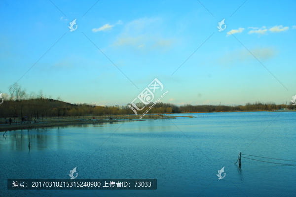 人工湖