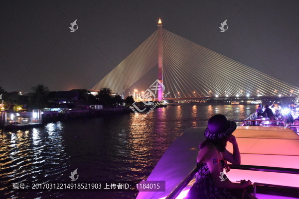 湄南河夜景