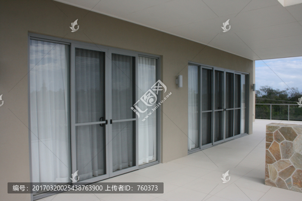 鋁合金門窗