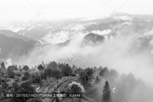 黑白云海