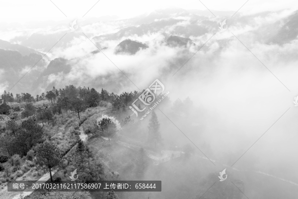 黑白云海