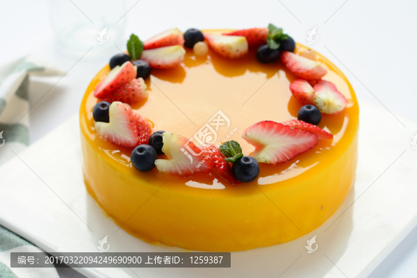 草莓慕斯蛋糕