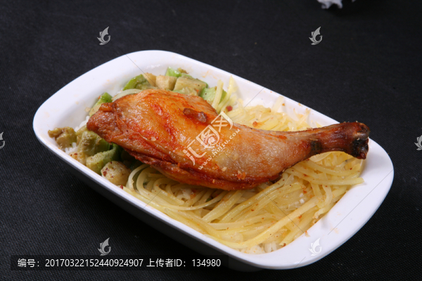 雞腿飯