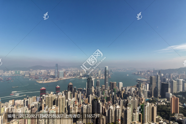 香港維多利亞港兩岸的摩天大樓
