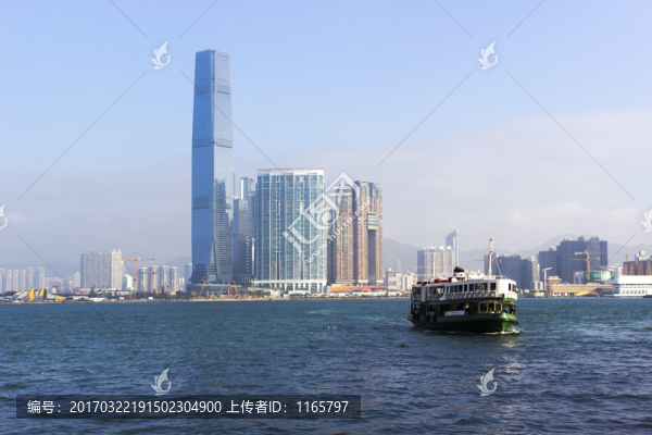 香港的摩天大樓和渡輪