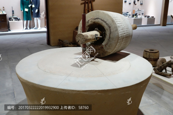 蒙西農(nóng)家使用的石碾