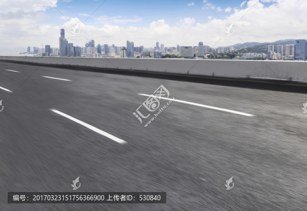 城市道路和天際線