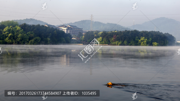 小湖風(fēng)光