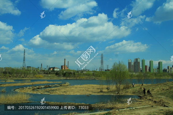 湖邊春游