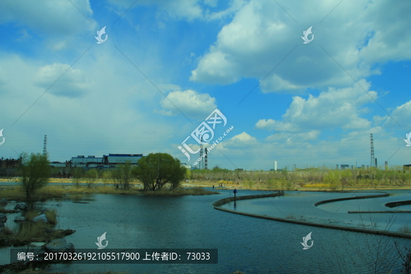 湖邊春游