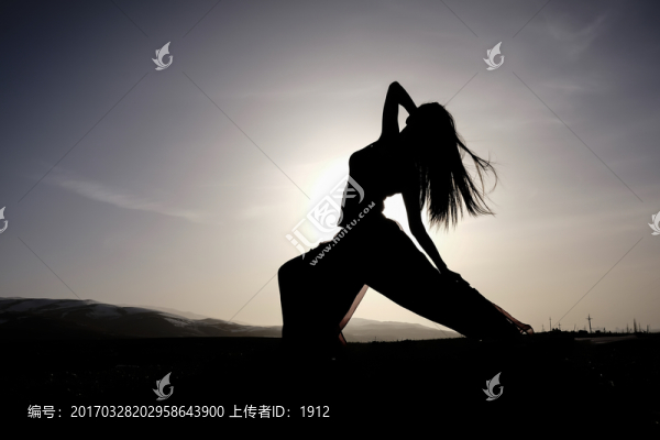 瑜伽剪影