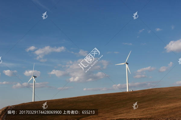 草原上的風(fēng)車(chē)