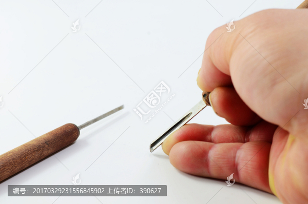 手工雕刻