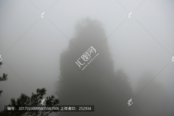 君山晨霧