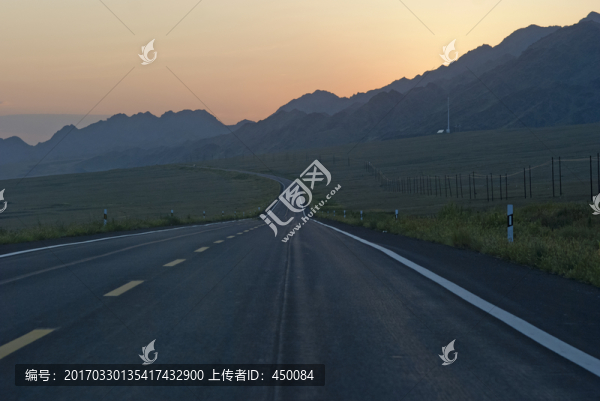路上的風(fēng)景