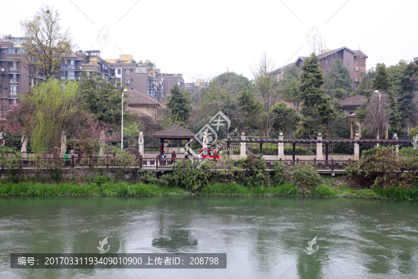都江堰河水